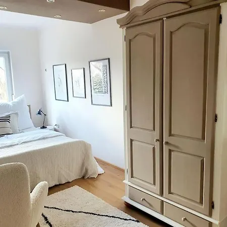 Daire Iso Talo Ja Puutarha Kahdelle Perheelle, River Mosel Holiday Homes Mulheim an der Mosel