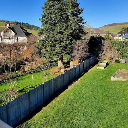 Iso Talo Ja Puutarha Kahdelle Perheelle, River Mosel Holiday Homes Daire *