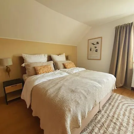Iso Talo Ja Puutarha Kahdelle Perheelle, River Mosel Holiday Homes Mulheim an der Mosel