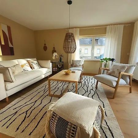 Iso Talo Ja Puutarha Kahdelle Perheelle, River Mosel Holiday Homes Daire *