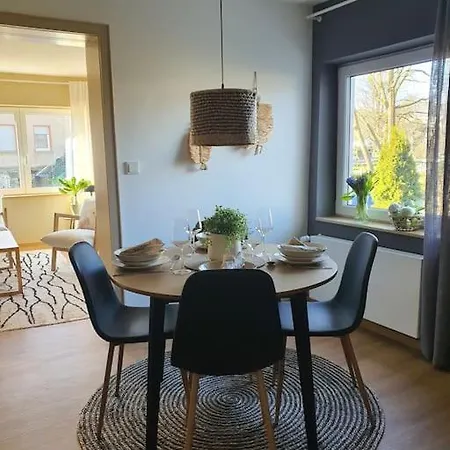 Iso Talo Ja Puutarha Kahdelle Perheelle, River Mosel Holiday Homes