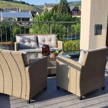 Daire Iso Talo Ja Puutarha Kahdelle Perheelle, River Mosel Holiday Homes